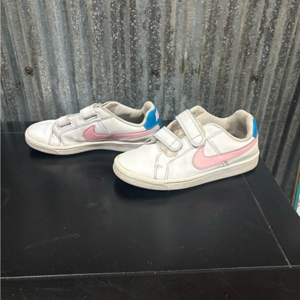 Nike Kids White Pink Blue Velcro Sneakers Youth Size 2Y Athletic Shoes - Picture 2 of 4